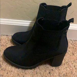 Simply Vera Vera Wang Black Boots